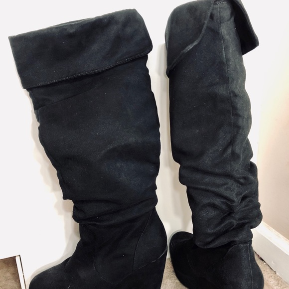 Black knee boots - Picture 2 of 2